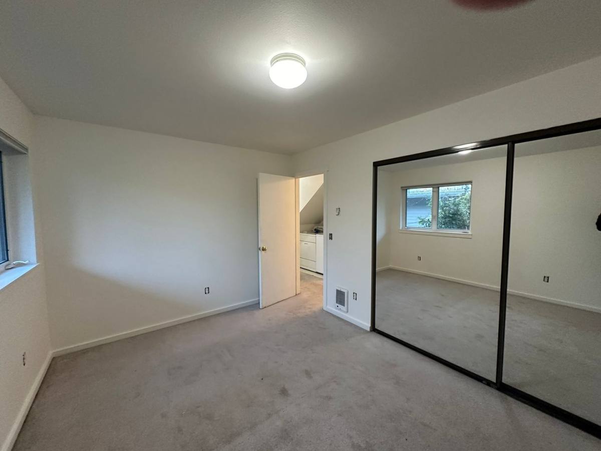 Apartment for rent at 416 E 3rd St, Hood River, OR 97031