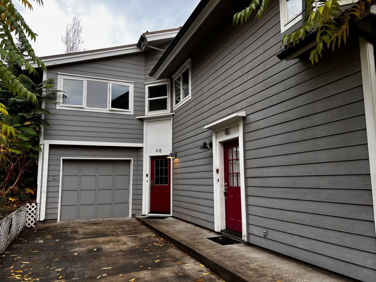 Apartment for rent at 416 E 3rd St, Hood River, OR 97031
