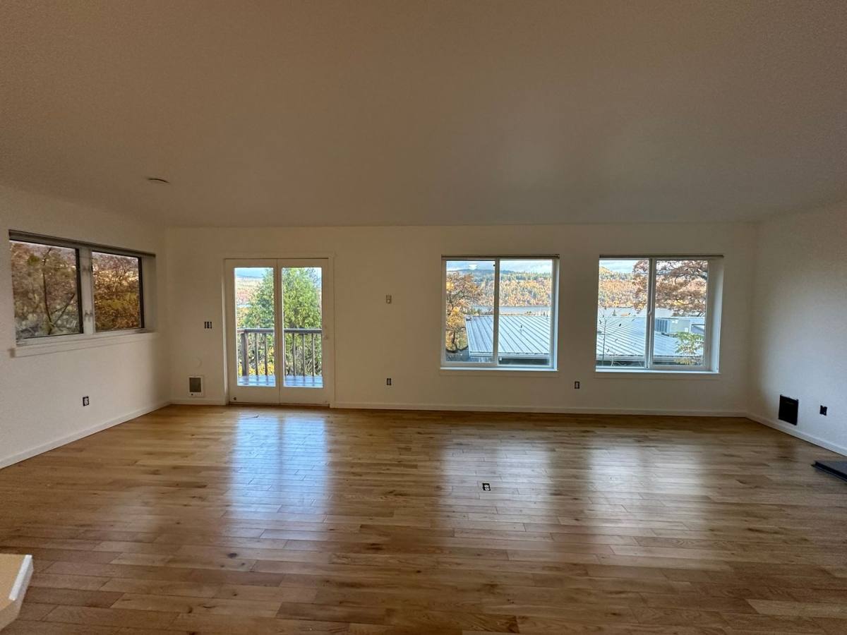 Apartment for rent at 416 E 3rd St, Hood River, OR 97031
