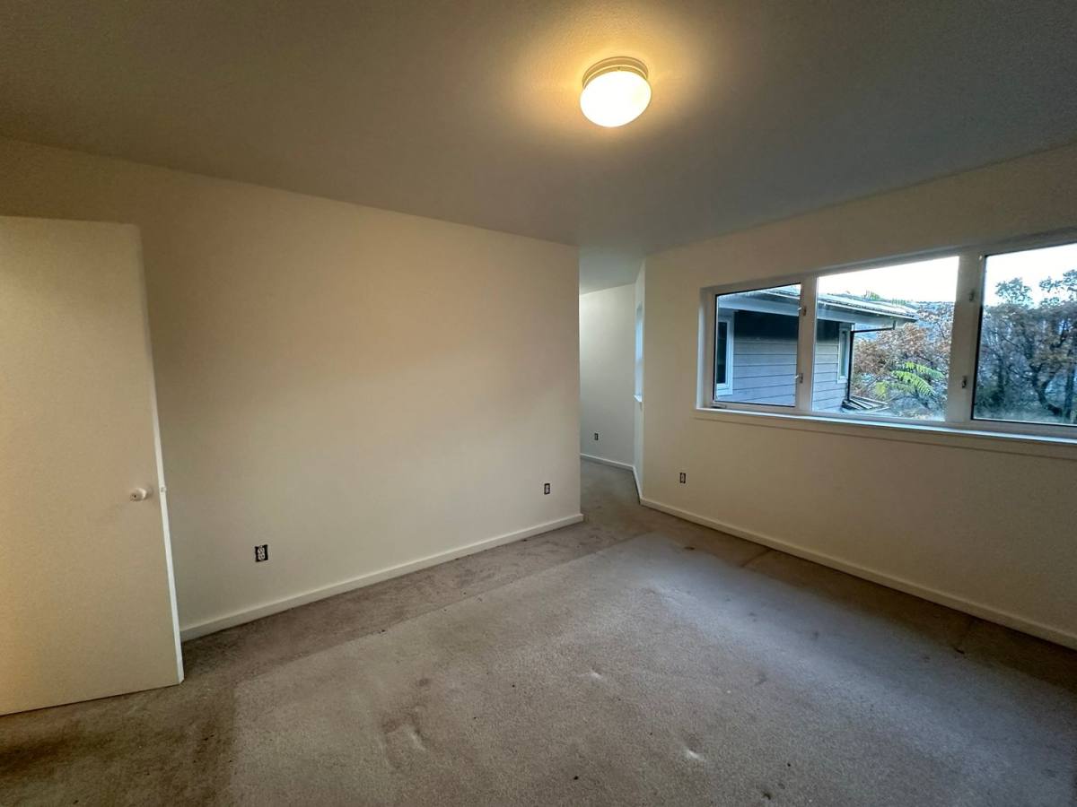 Apartment for rent at 416 E 3rd St, Hood River, OR 97031