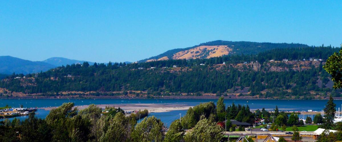 Apartment for rent at 416 E 3rd St, Hood River, OR 97031