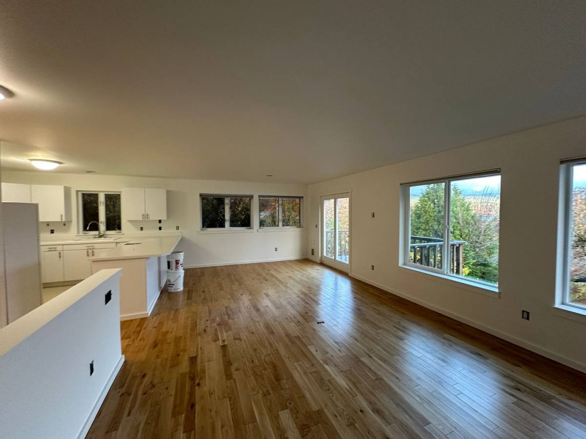 Apartment for rent at 416 E 3rd St, Hood River, OR 97031