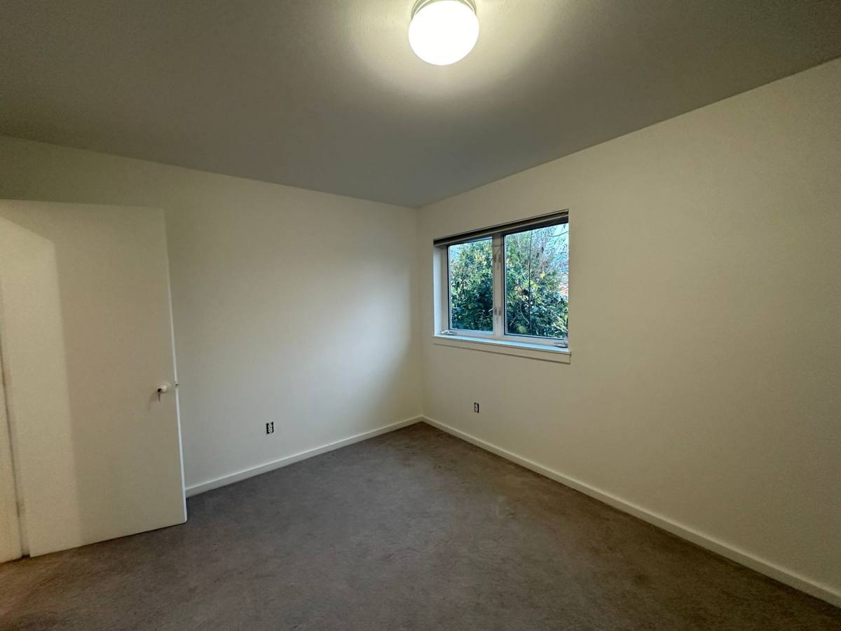 Apartment for rent at 416 E 3rd St, Hood River, OR 97031