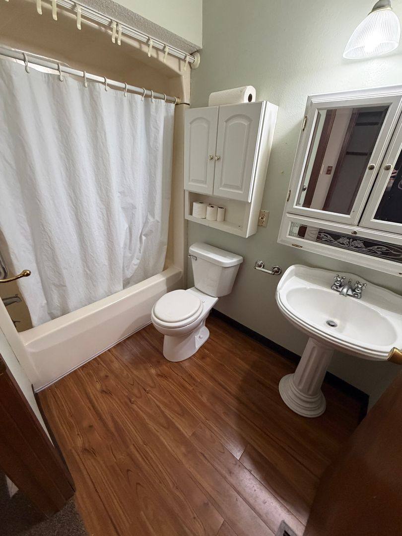 House for rent at 1168 11th St, Des Moines, IA 50314