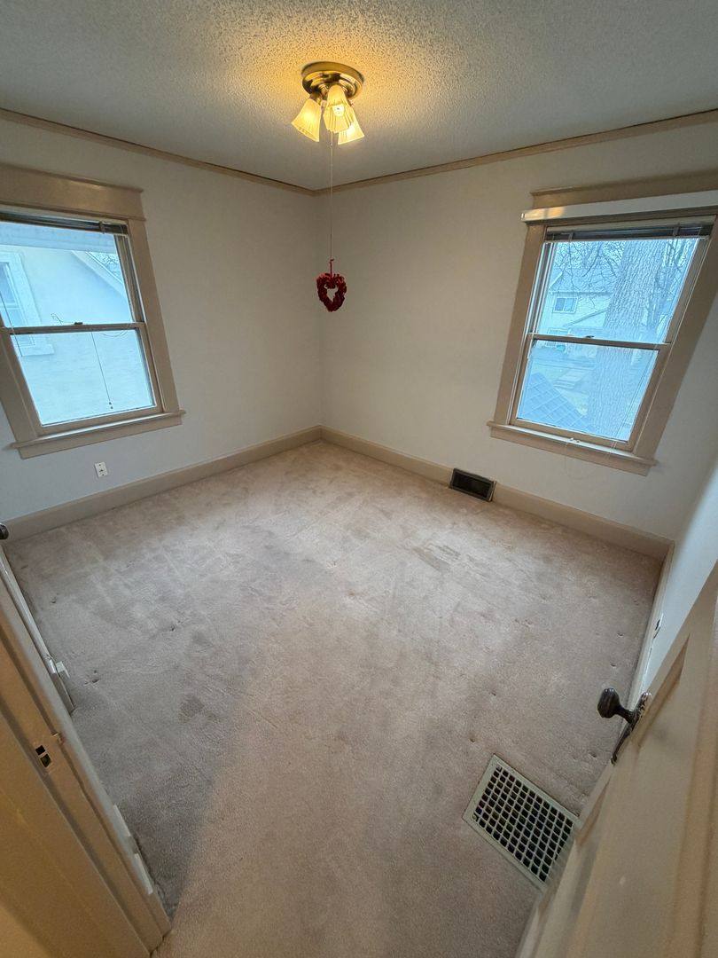 House for rent at 1168 11th St, Des Moines, IA 50314