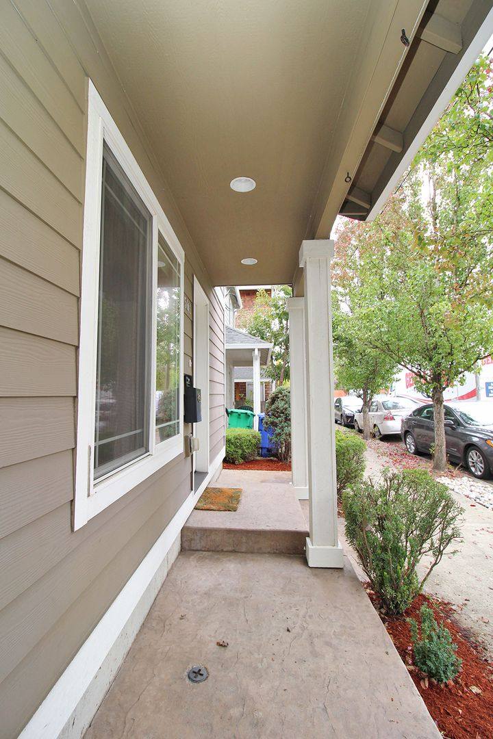 House for rent at 5612 SE 22nd Ave, Portland, OR 97202