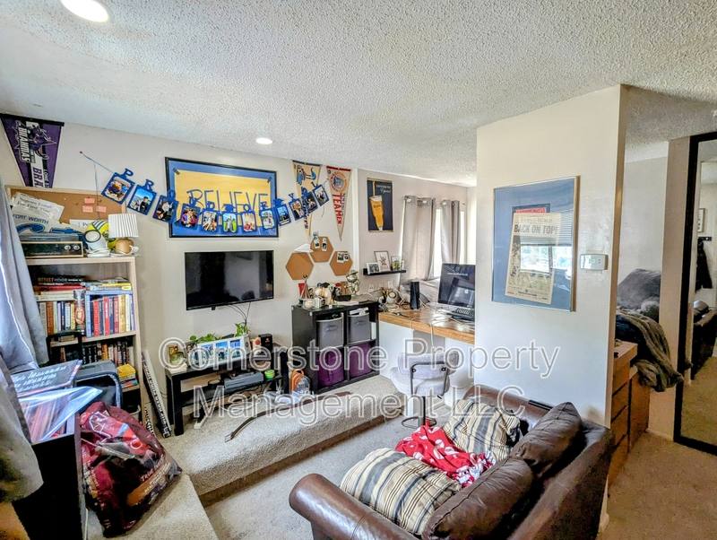 Apartment for rent at 913 Michigan St, Lawrence, KS 66044
