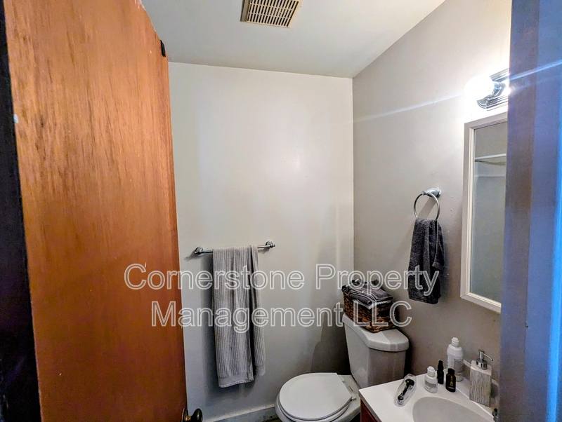 Apartment for rent at 913 Michigan St, Lawrence, KS 66044