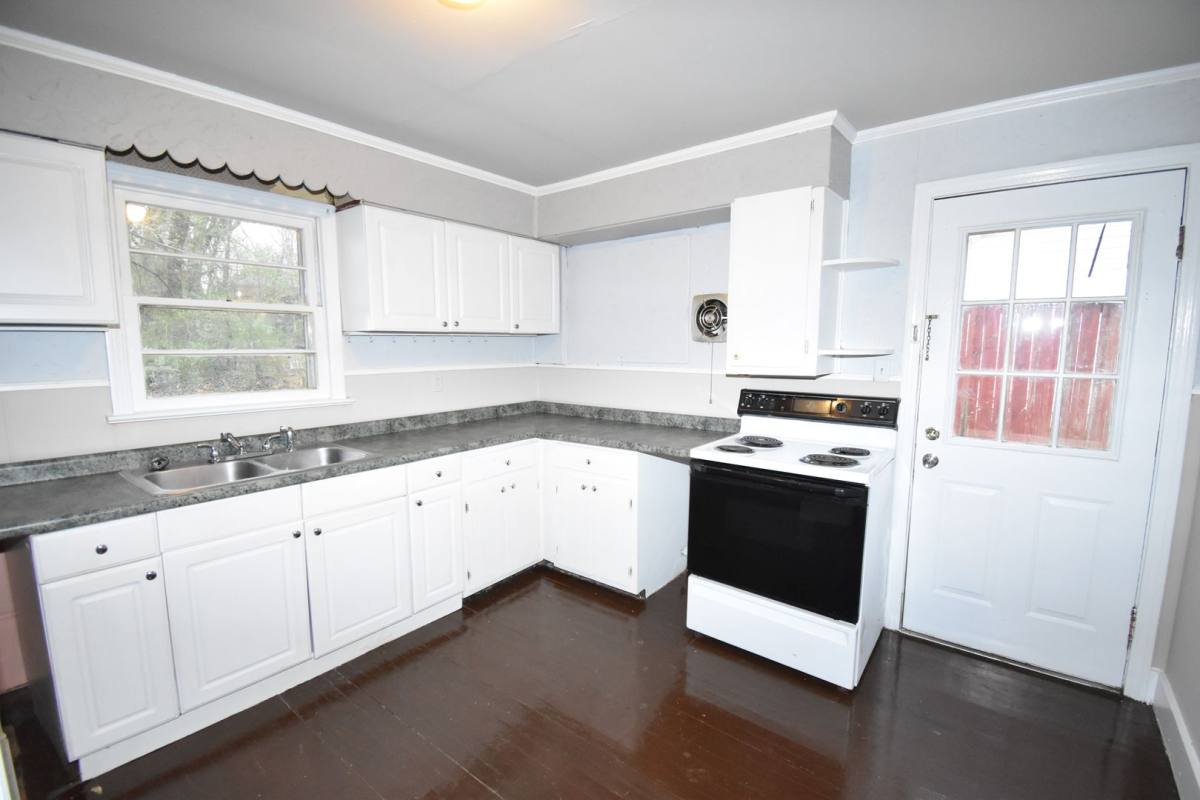 House for rent at 141 W Rossview Rd, Clarksville, TN 37040
