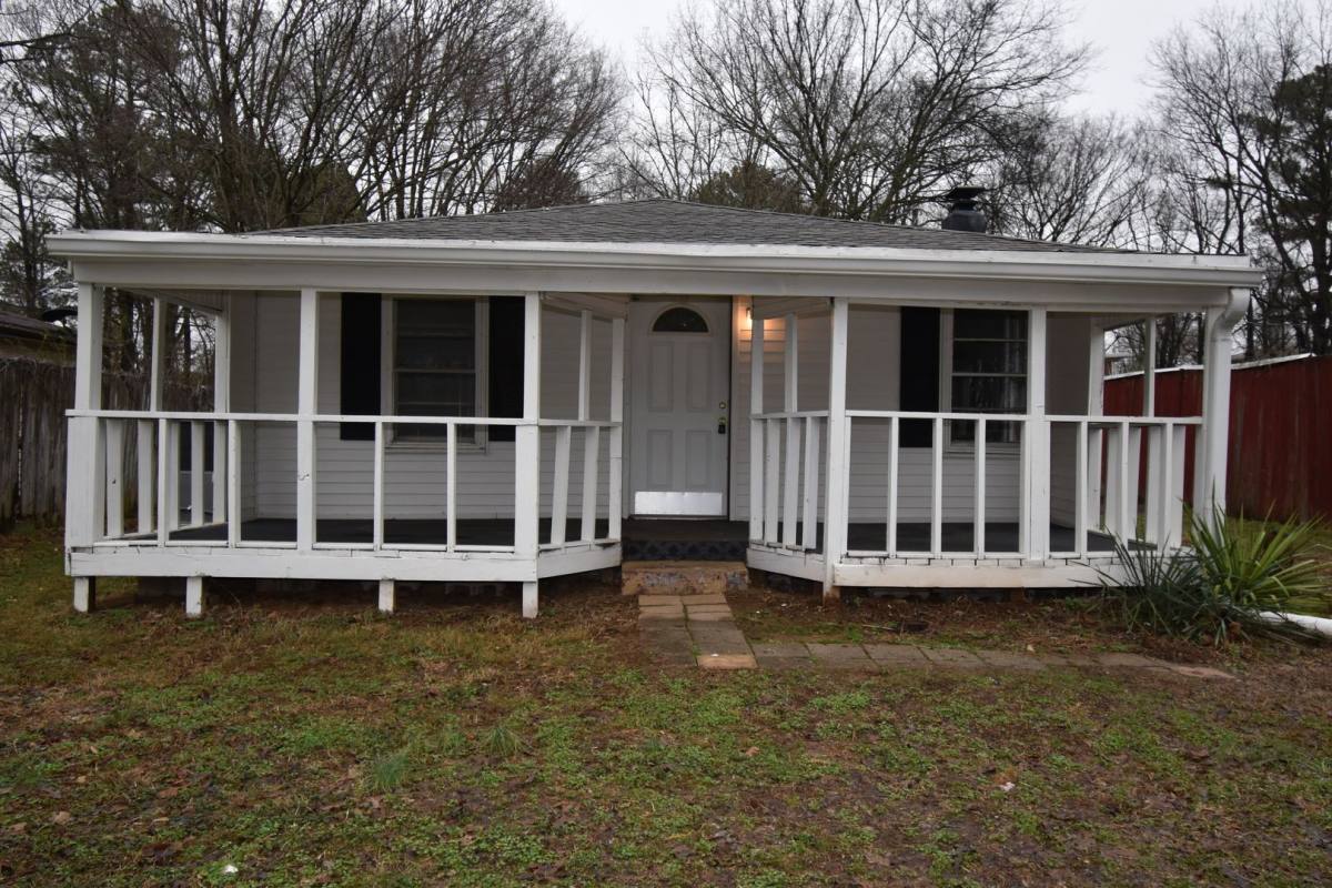 House for rent at 141 W Rossview Rd, Clarksville, TN 37040
