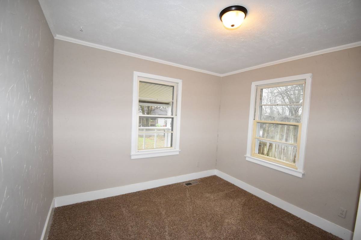 House for rent at 141 W Rossview Rd, Clarksville, TN 37040