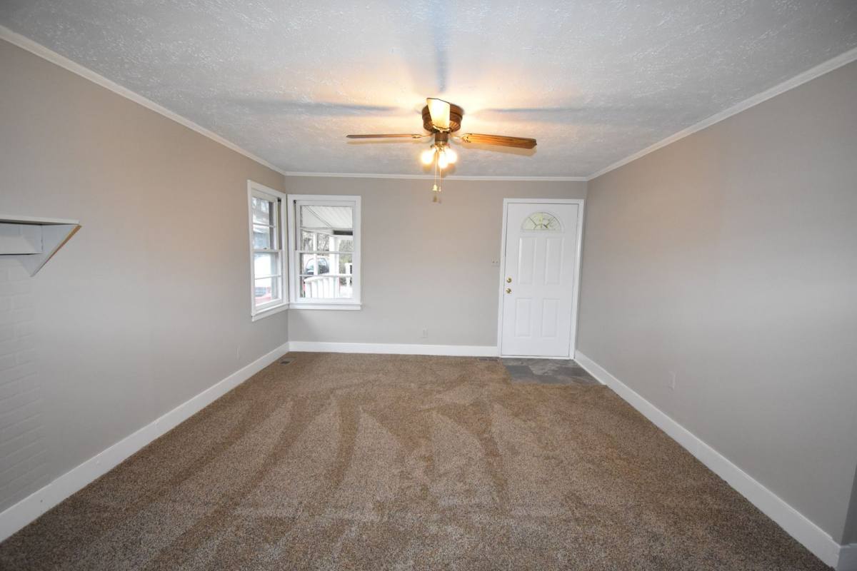 House for rent at 141 W Rossview Rd, Clarksville, TN 37040