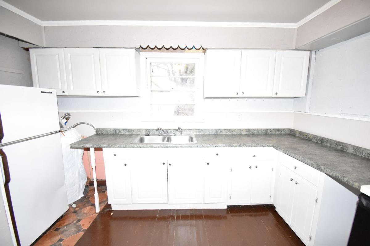House for rent at 141 W Rossview Rd, Clarksville, TN 37040