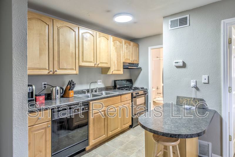 Apartment for rent at 3850 Park Ave, Saint Louis, MO 63110