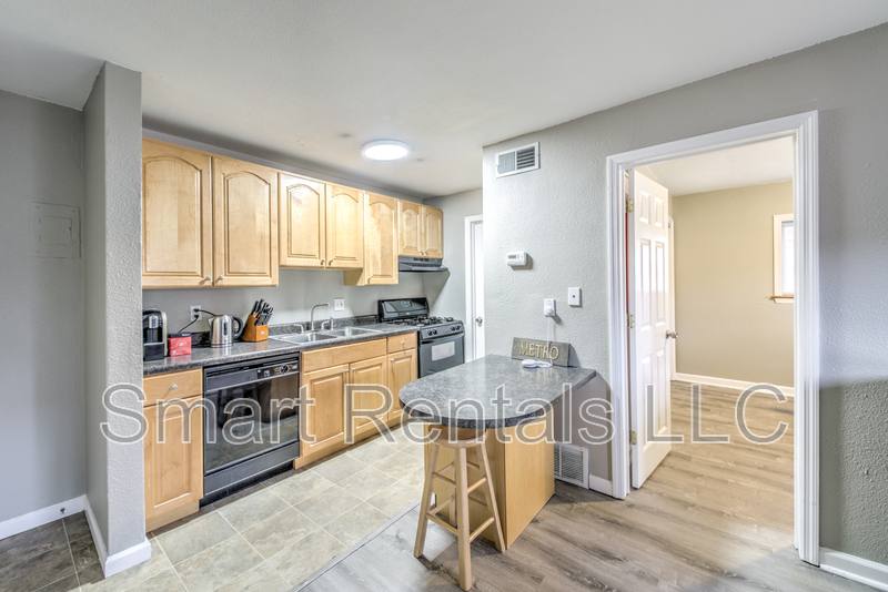 Apartment for rent at 3850 Park Ave, Saint Louis, MO 63110