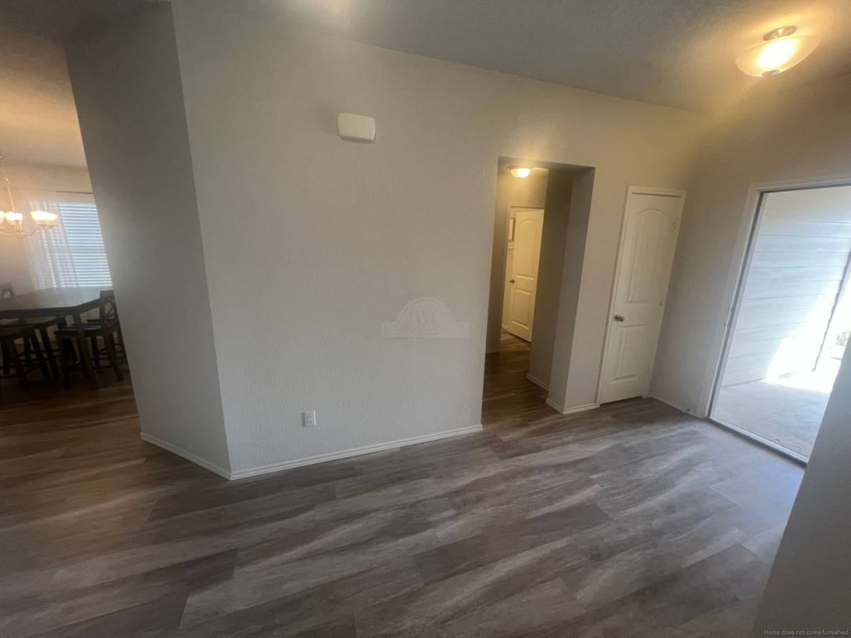 House for rent at 104 Green Jay Dr, Jarrell, TX 76537