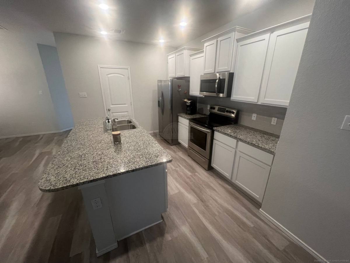 House for rent at 104 Green Jay Dr, Jarrell, TX 76537
