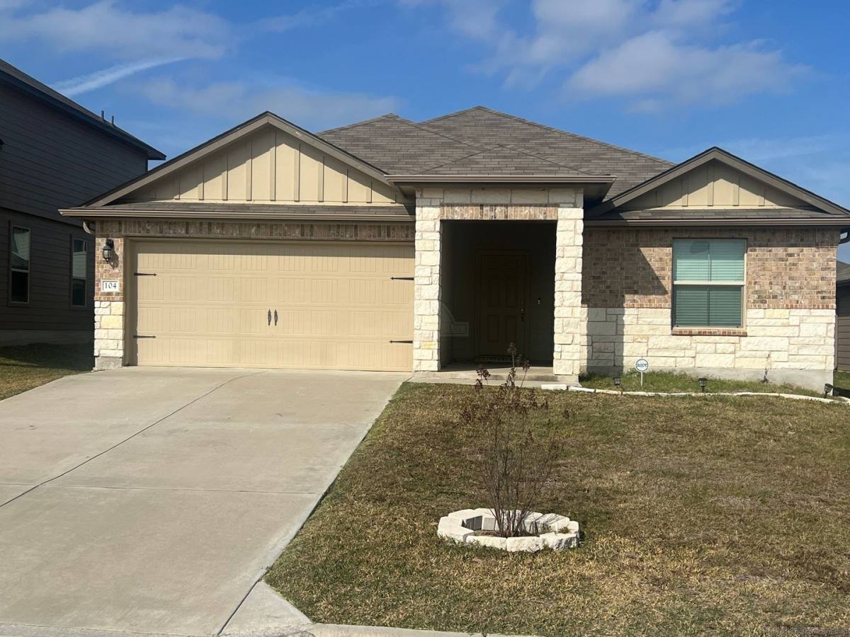 House for rent at 104 Green Jay Dr, Jarrell, TX 76537