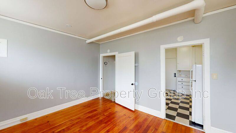 House for rent at 450 40th St, Oakland, CA 94609