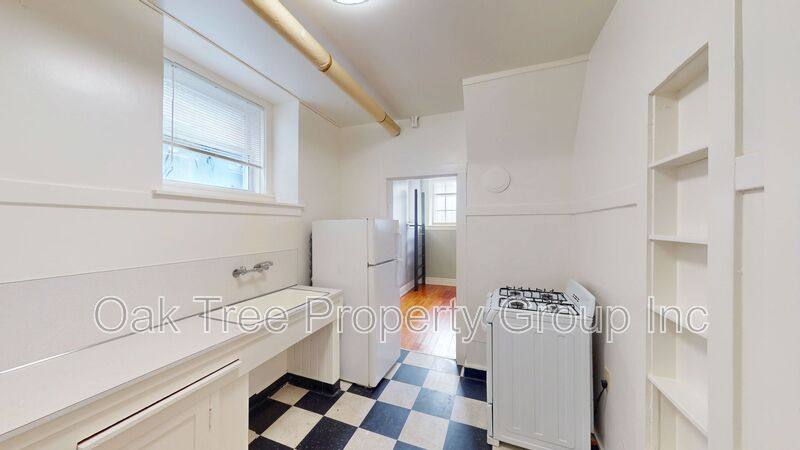 House for rent at 450 40th St, Oakland, CA 94609