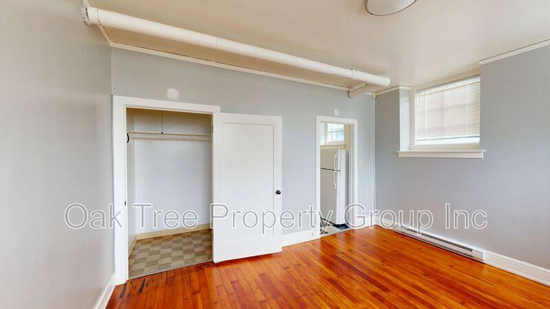 House for rent at 450 40th St, Oakland, CA 94609