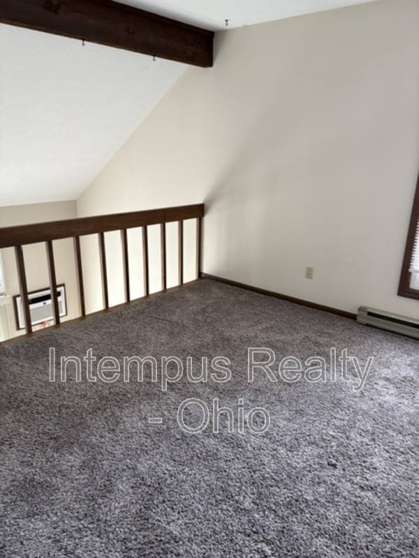 Apartment for rent at 794 Kentwood Dr, Youngstown, OH 44512