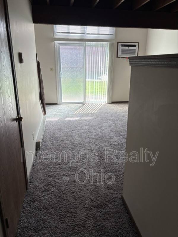 Apartment for rent at 794 Kentwood Dr, Youngstown, OH 44512