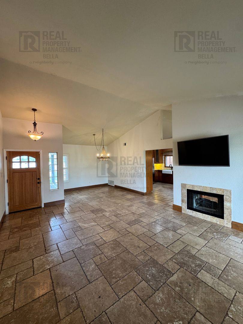 House for rent at 16517 Mountain St, Lake Elsinore, CA 92530