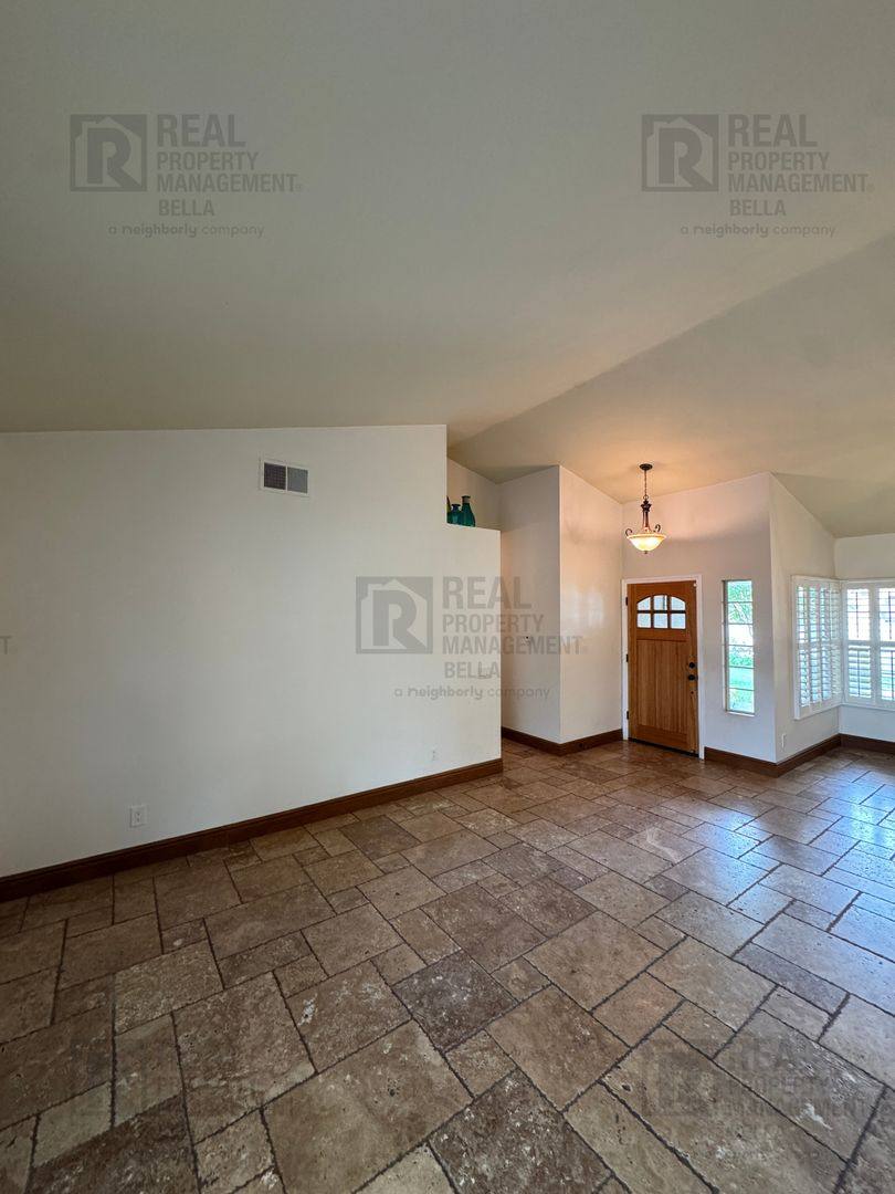 House for rent at 16517 Mountain St, Lake Elsinore, CA 92530