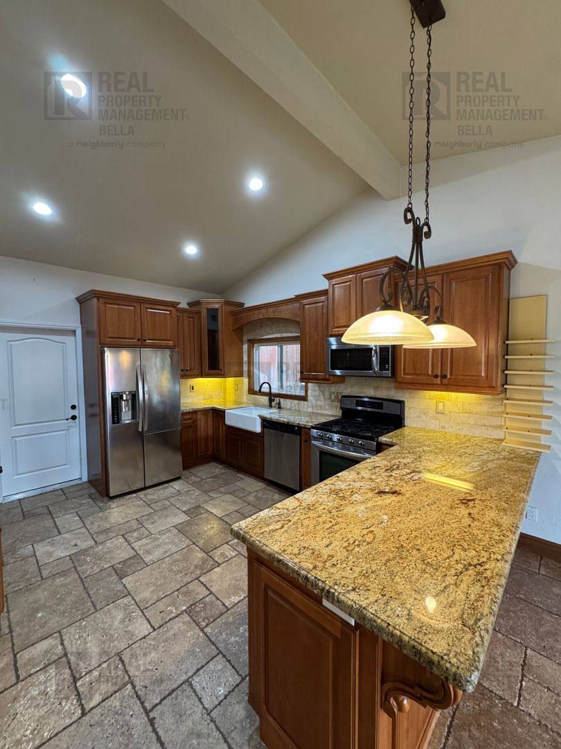 House for rent at 16517 Mountain St, Lake Elsinore, CA 92530