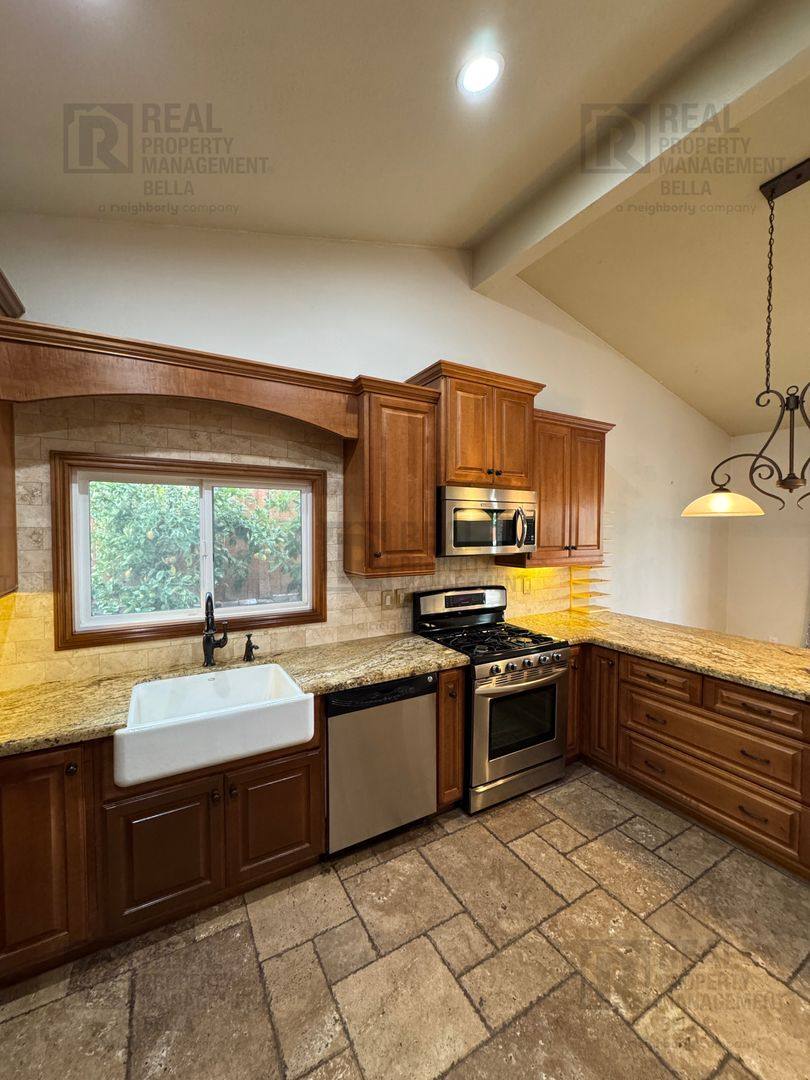 House for rent at 16517 Mountain St, Lake Elsinore, CA 92530