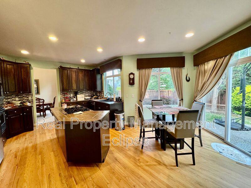 House for rent at 17617 32nd Ave SE, Bothell, WA 98012