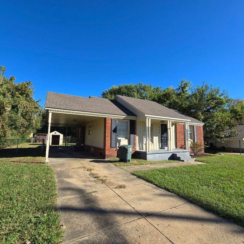 House for rent at 344 E Shelby Dr, Memphis, TN 38109