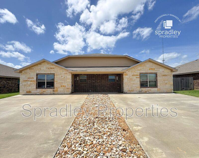 Apartment for rent at 943 Laila Lane, Belton, TX 76513