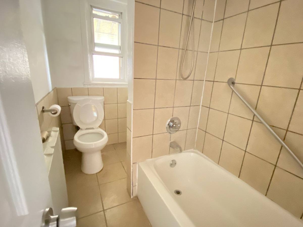 Apartment for rent at 1815 Tasker St, Philadelphia, PA 19145