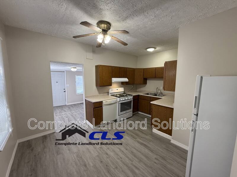 Apartment for rent at 2403 Locust, Terre Haute, IN 47807