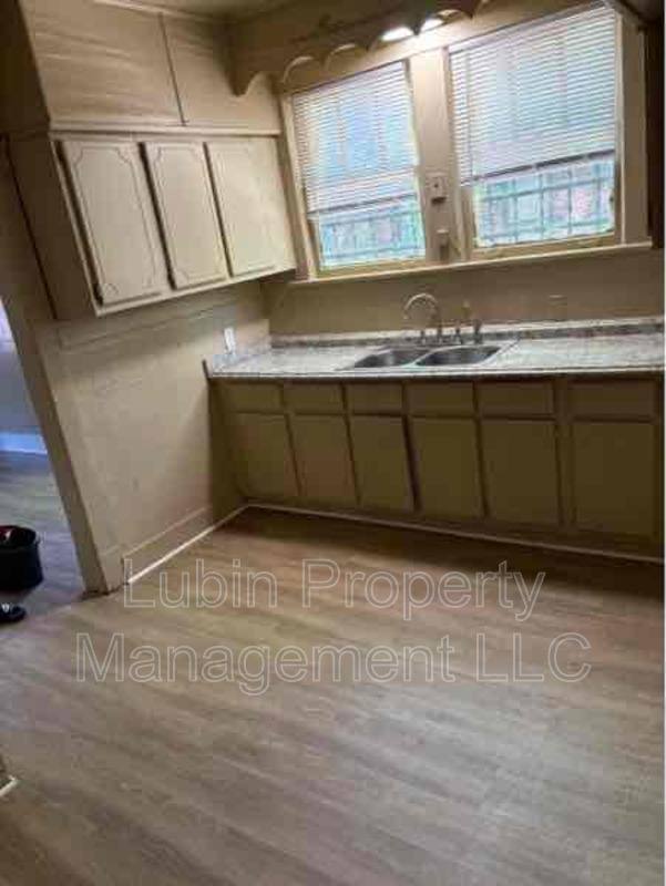 House for rent at 2077 Vollintine Ave, Memphis, TN 38107