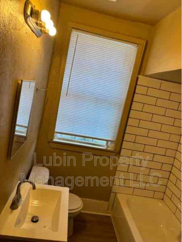 House for rent at 2077 Vollintine Ave, Memphis, TN 38107