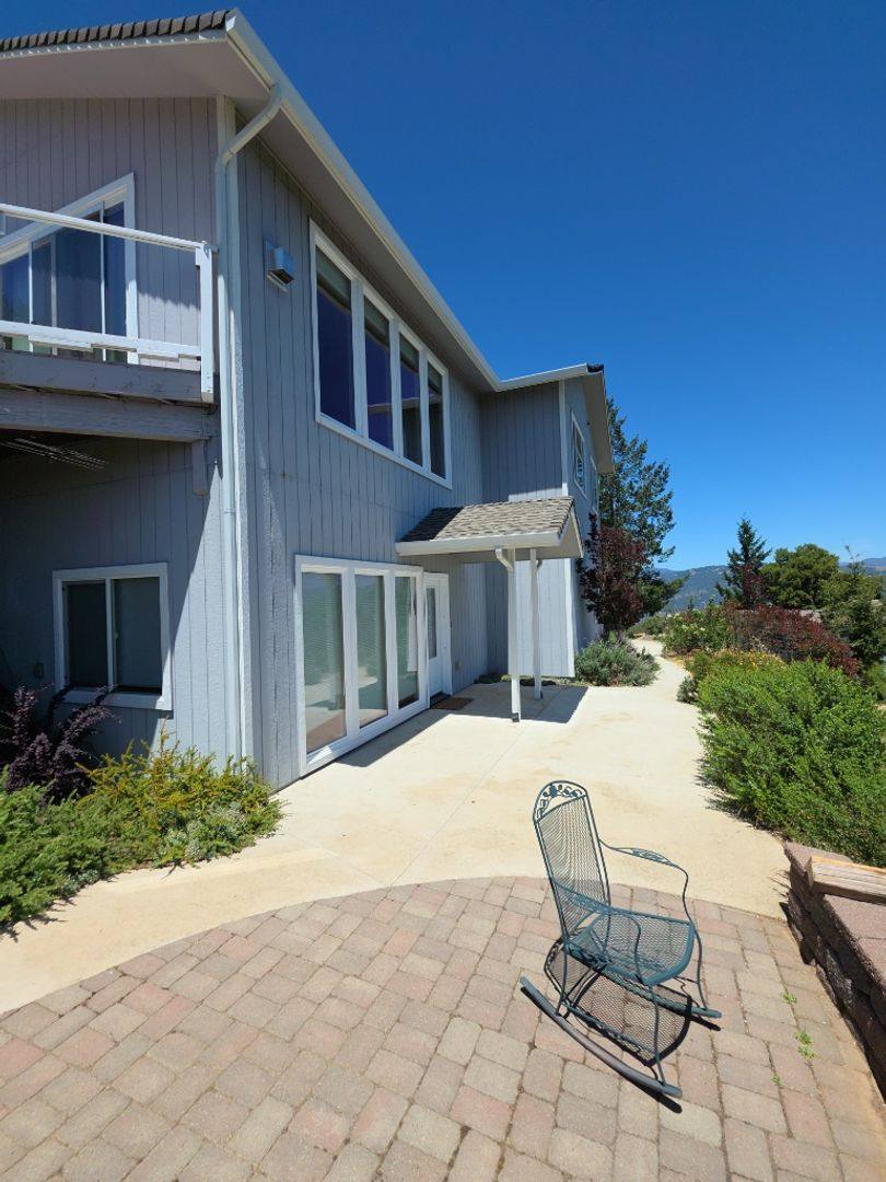 House for rent at 8115 Mountain Crest Dr, Kelseyville, CA 95451