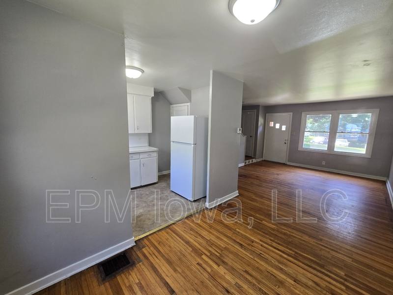 Apartment for rent at 227 Madison St, Waterloo, IA 50703