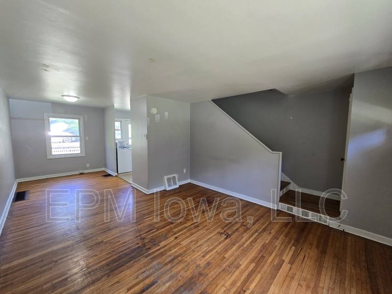 Apartment for rent at 227 Madison St, Waterloo, IA 50703