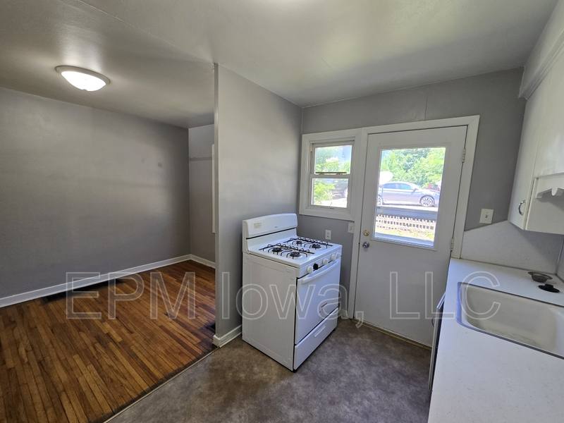 Apartment for rent at 227 Madison St, Waterloo, IA 50703