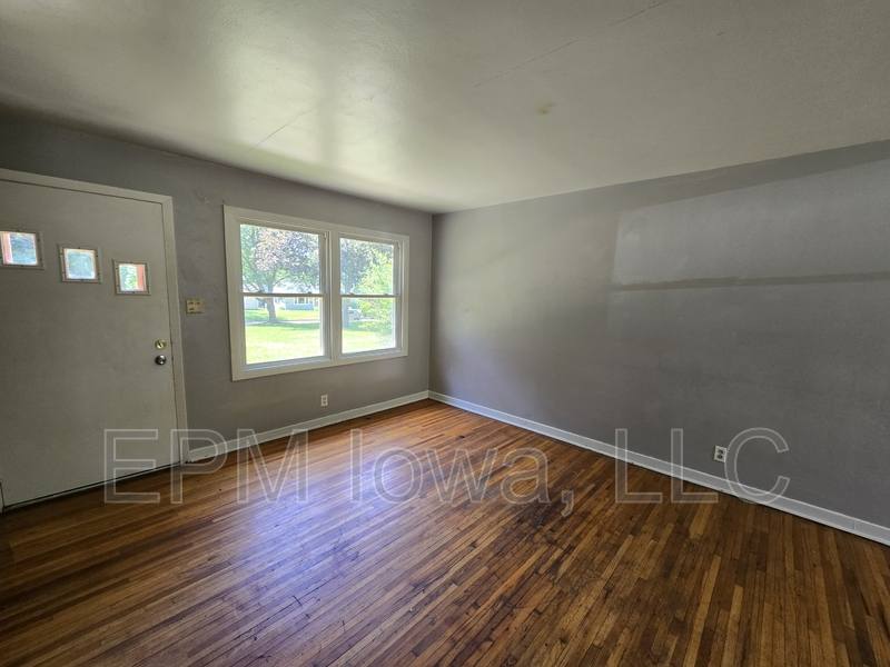 Apartment for rent at 227 Madison St, Waterloo, IA 50703