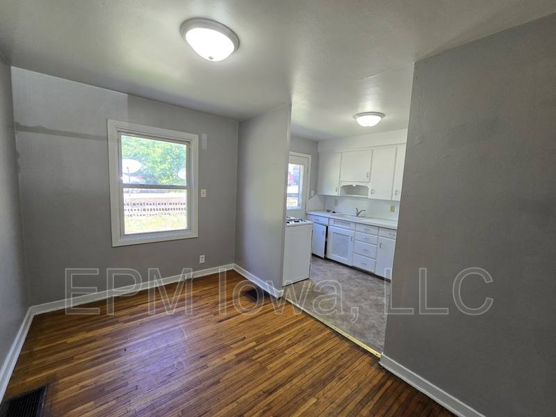 Apartment for rent at 227 Madison St, Waterloo, IA 50703