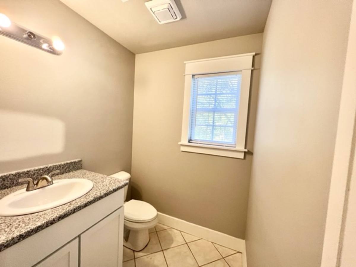 House for rent at 140 Hickory Loop Dr, Freeport, FL 32439