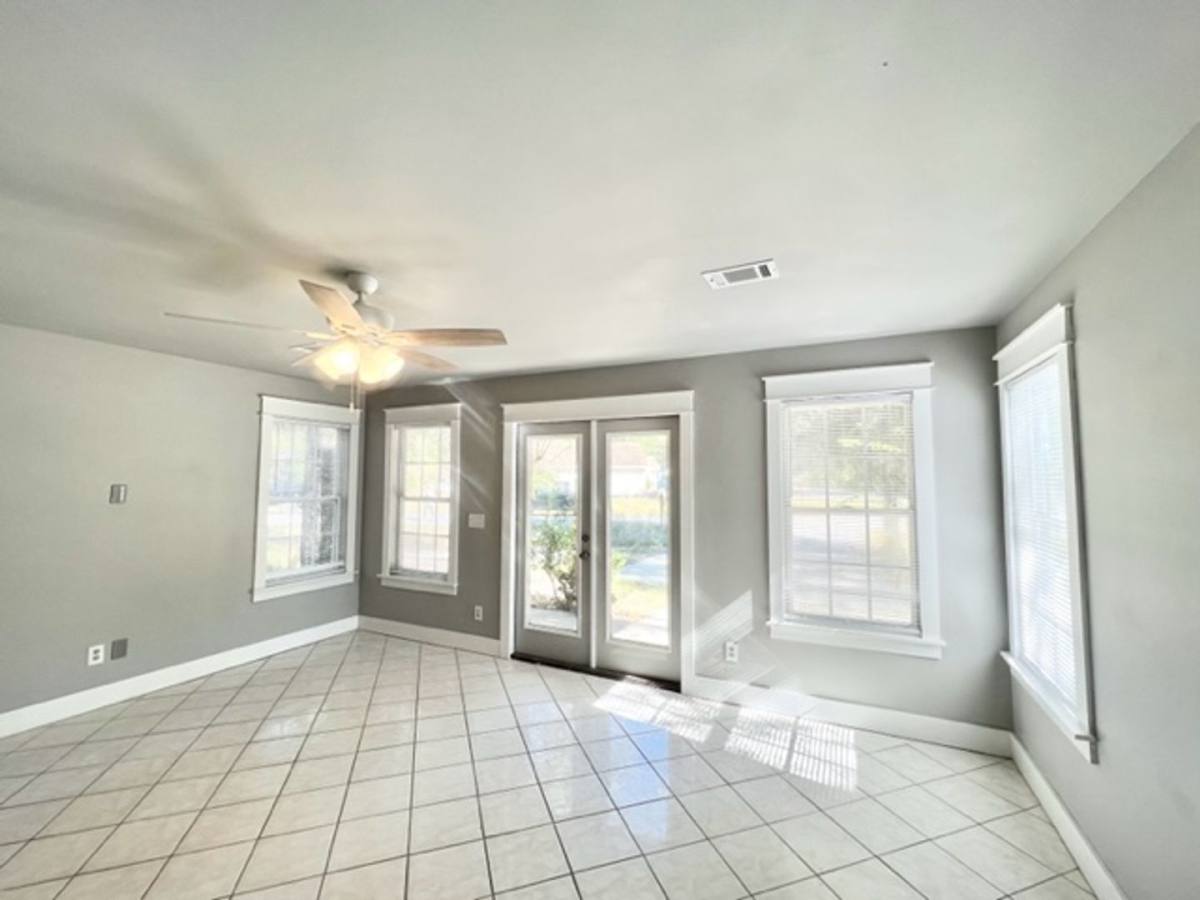House for rent at 140 Hickory Loop Dr, Freeport, FL 32439