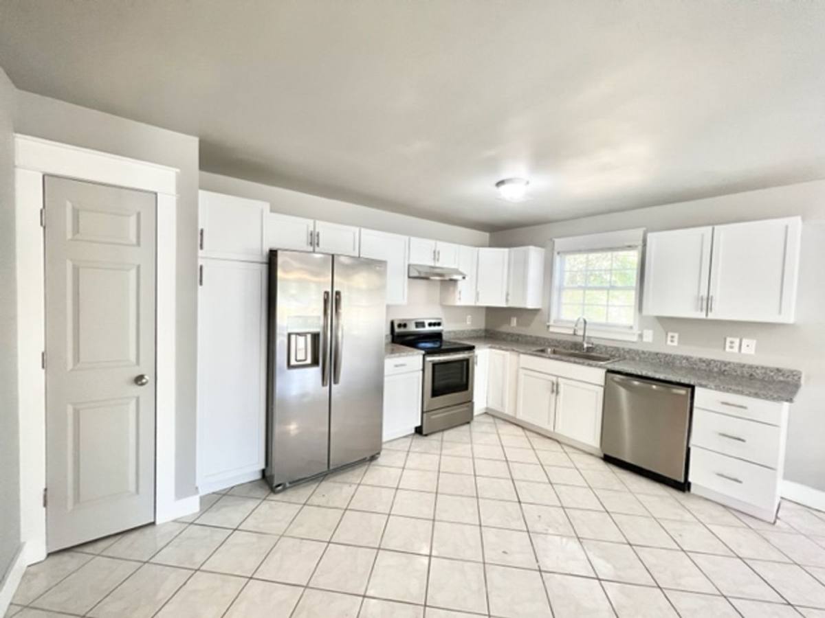 House for rent at 140 Hickory Loop Dr, Freeport, FL 32439
