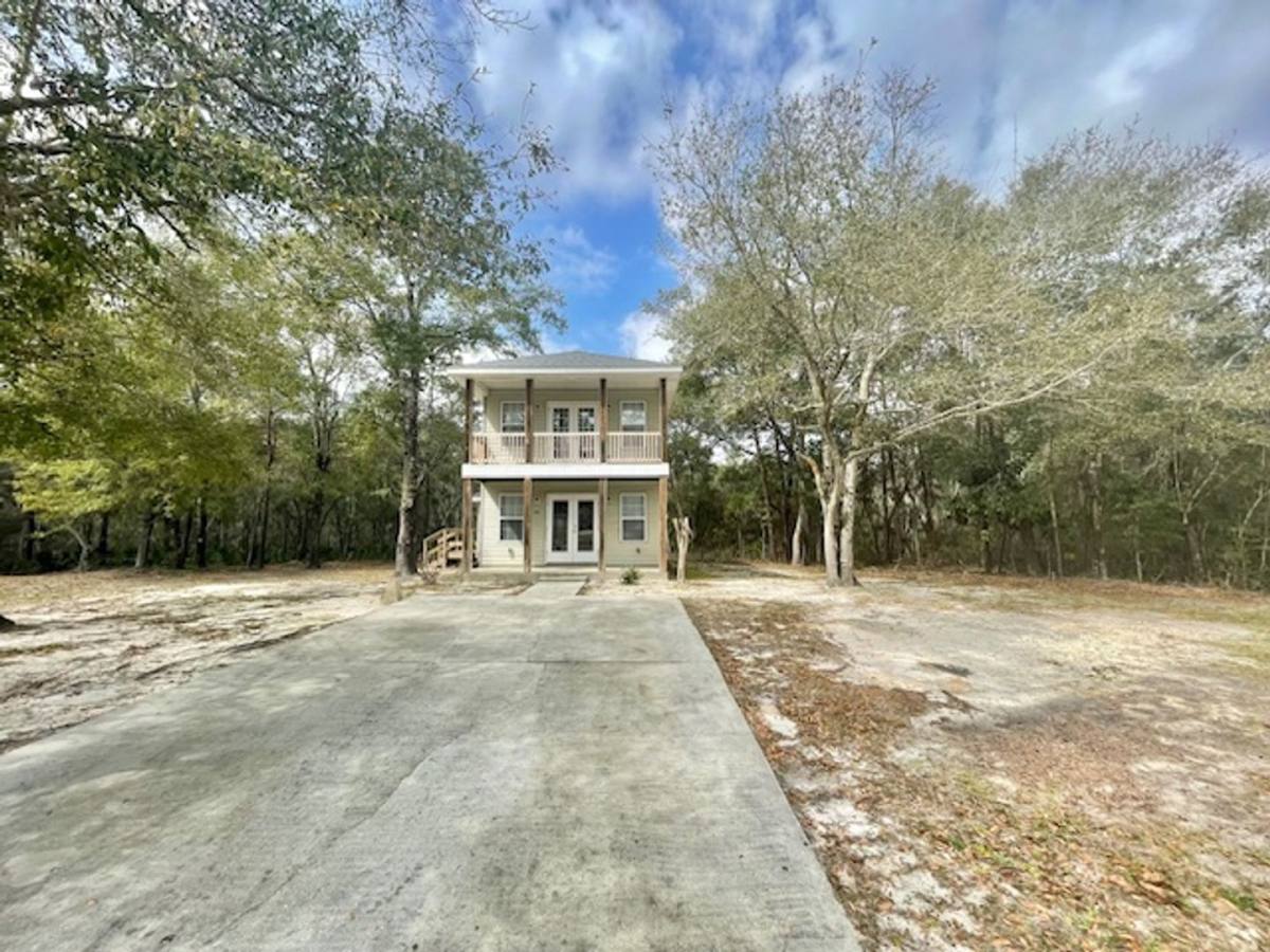 House for rent at 140 Hickory Loop Dr, Freeport, FL 32439