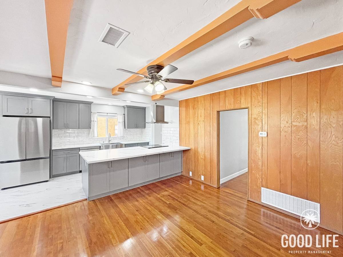 Apartment for rent at 3344-3346 Isla Vista Dr, San Diego, CA 92105