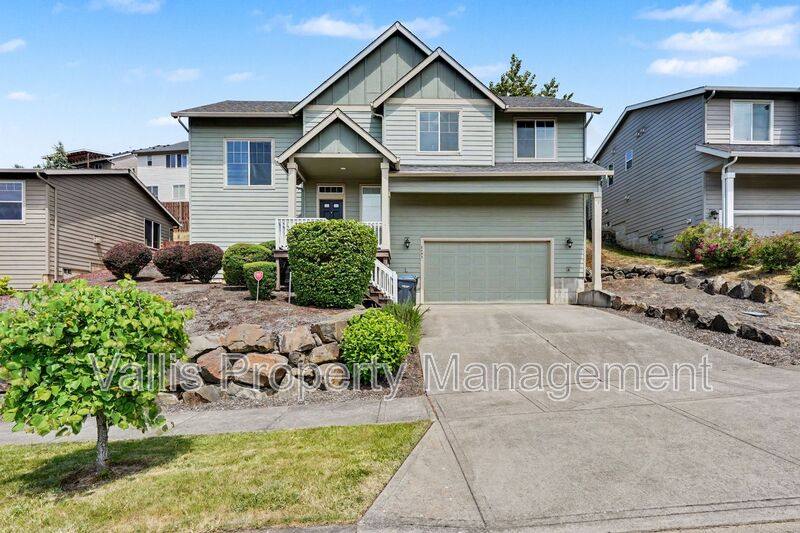 House for rent at 2495 Benjamin Ave NW, Salem, OR 97304